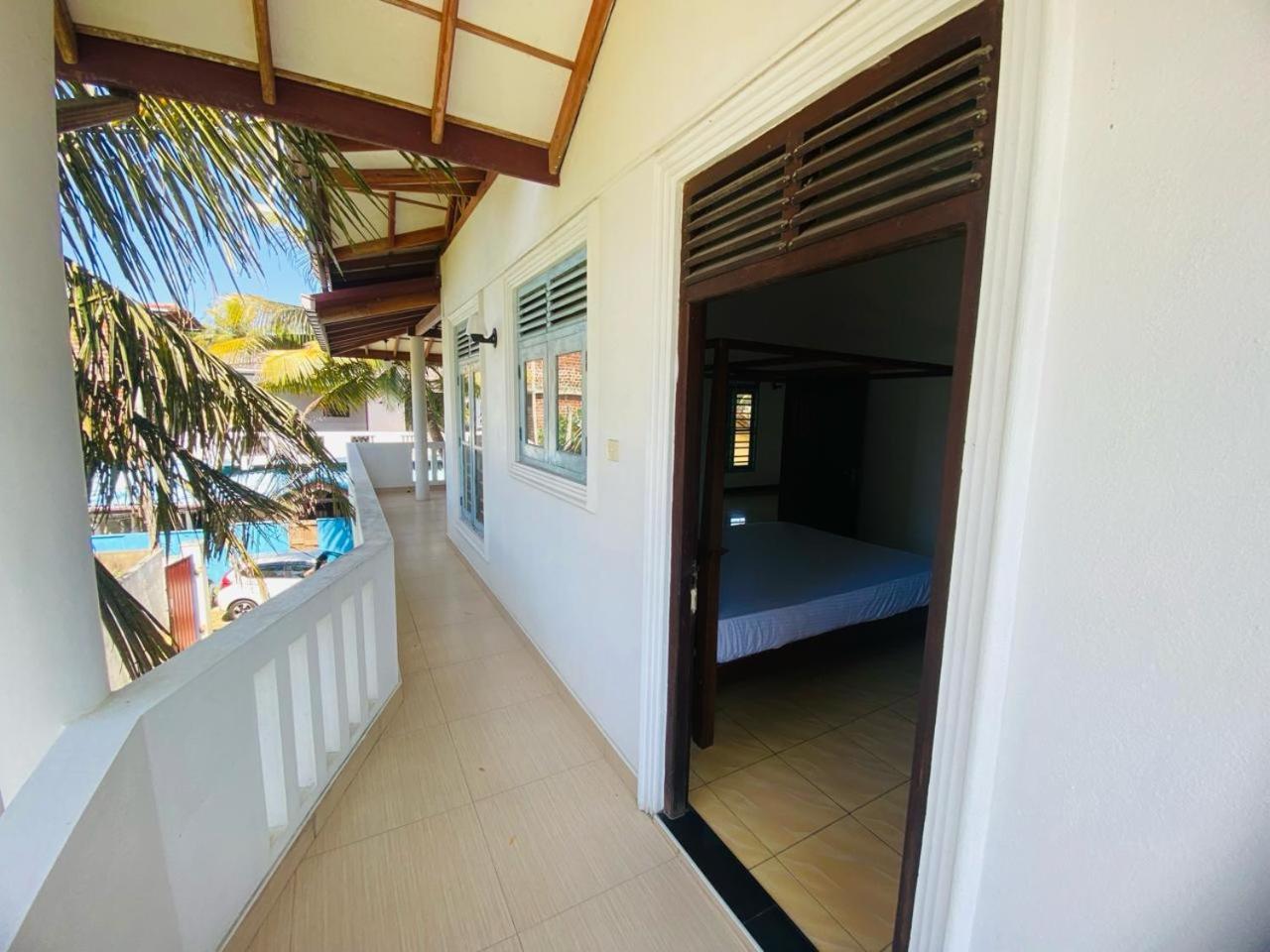 Huugaba Hotell Ahangama Exteriör bild